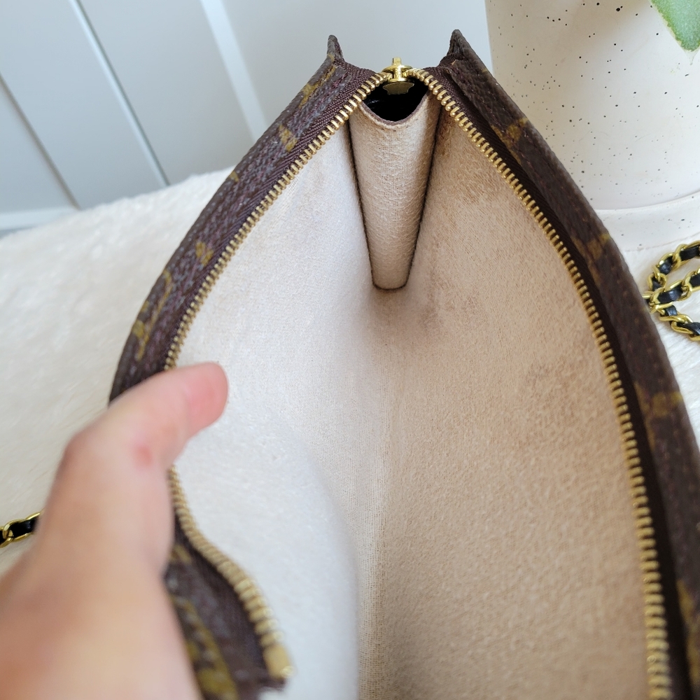 💕LOUIS VUITTON Crossbody - Picture 11 of 14